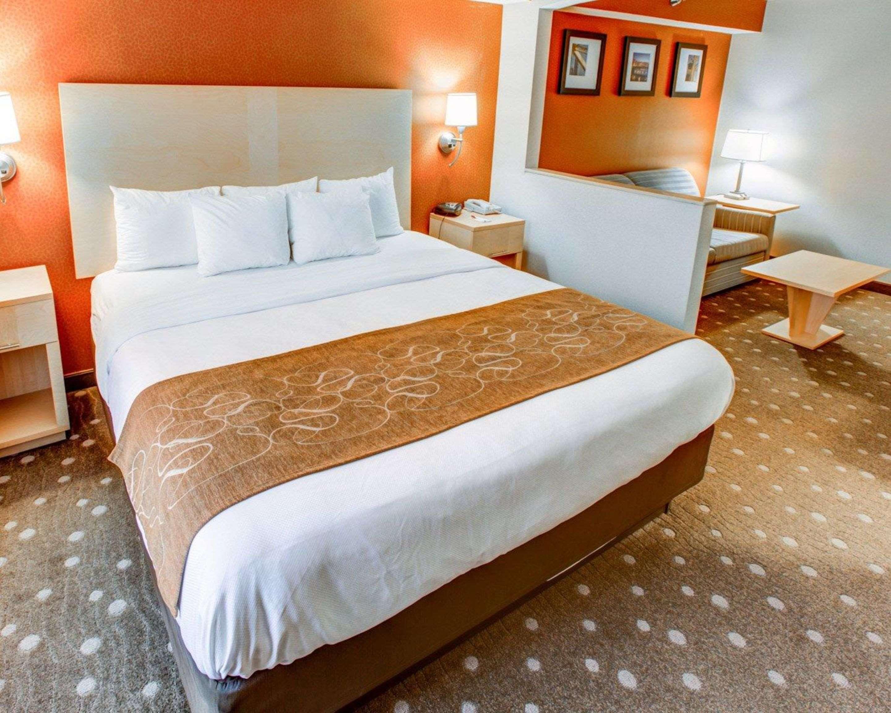 Comfort Suites Pittsburgh Airport Robinson Township Buitenkant foto