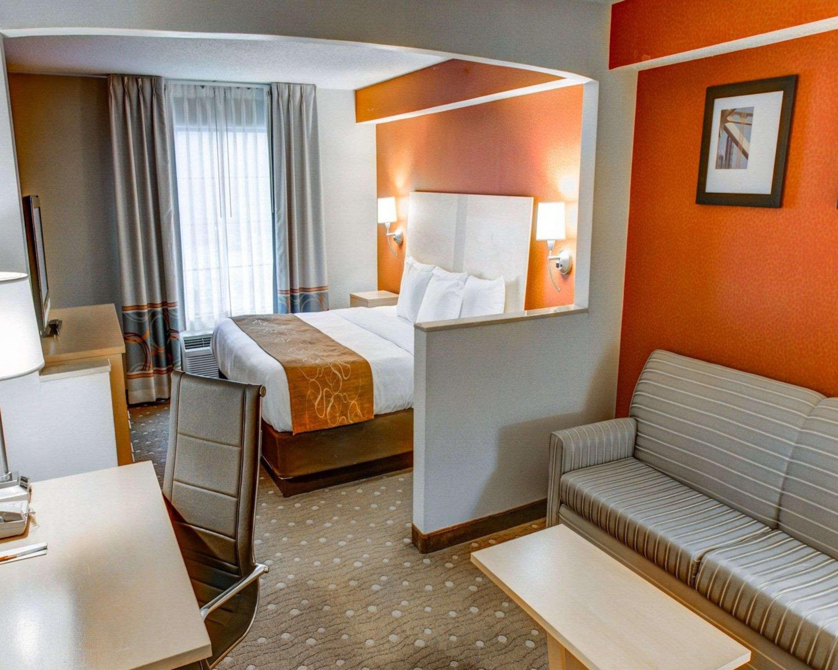 Comfort Suites Pittsburgh Airport Robinson Township Buitenkant foto