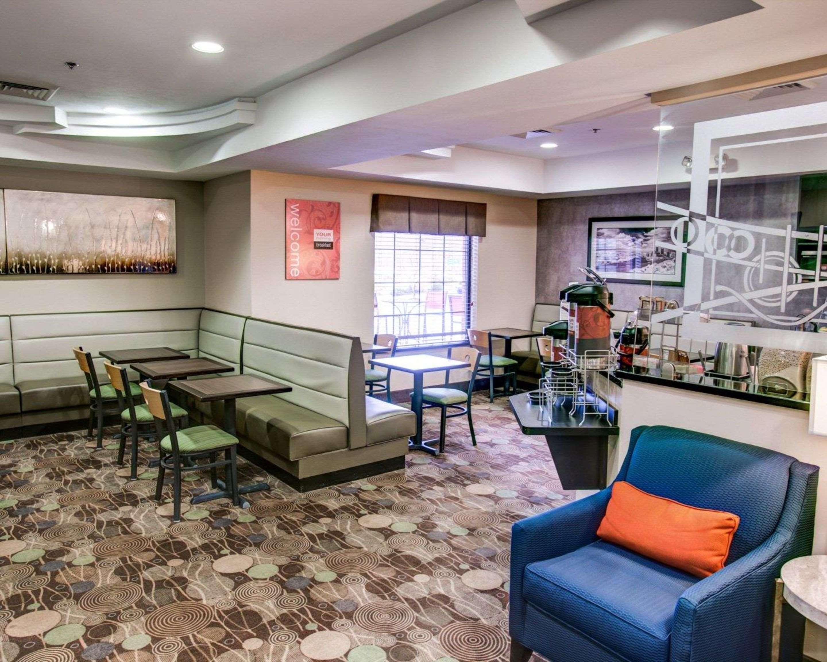 Comfort Suites Pittsburgh Airport Robinson Township Buitenkant foto