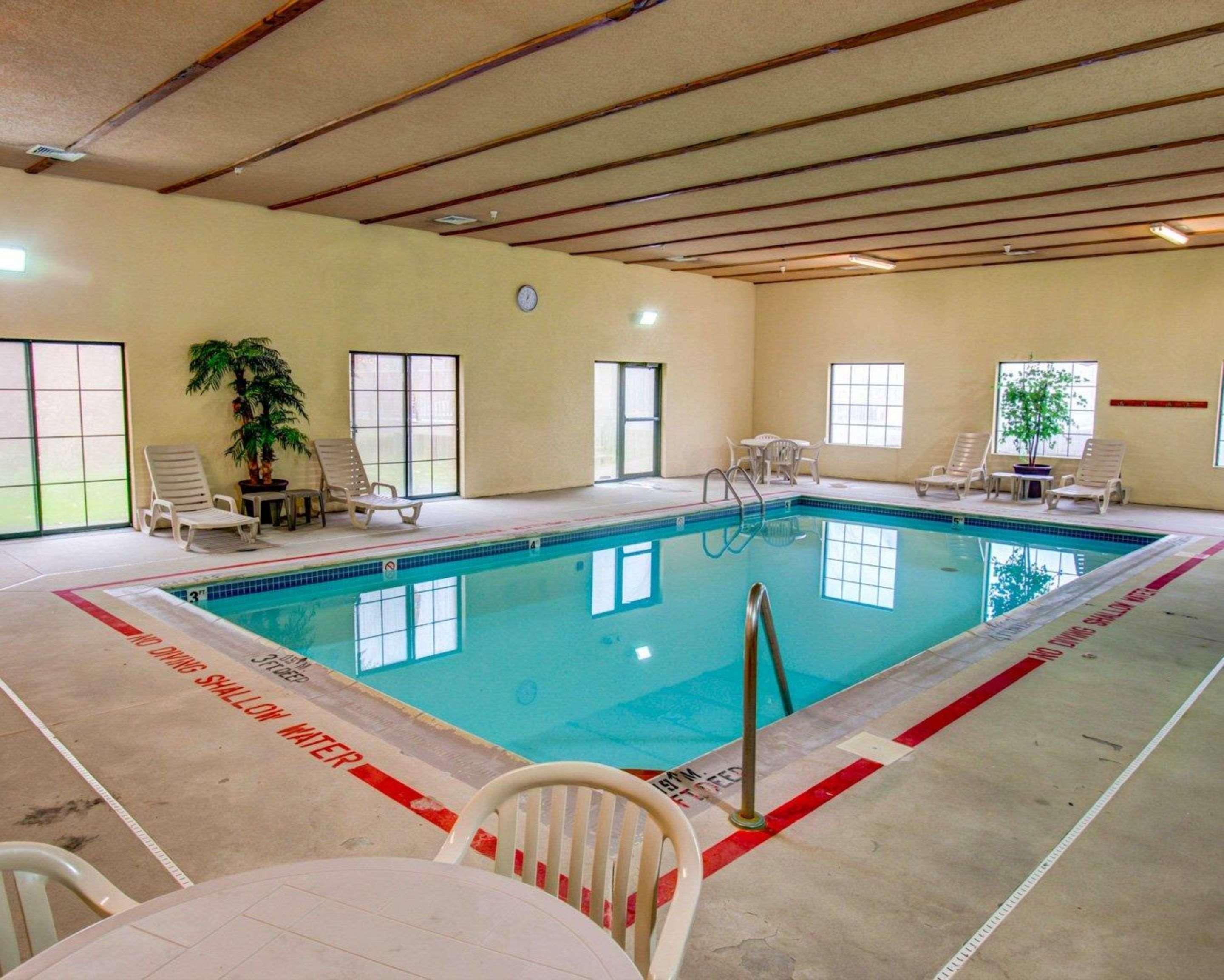 Comfort Suites Pittsburgh Airport Robinson Township Buitenkant foto