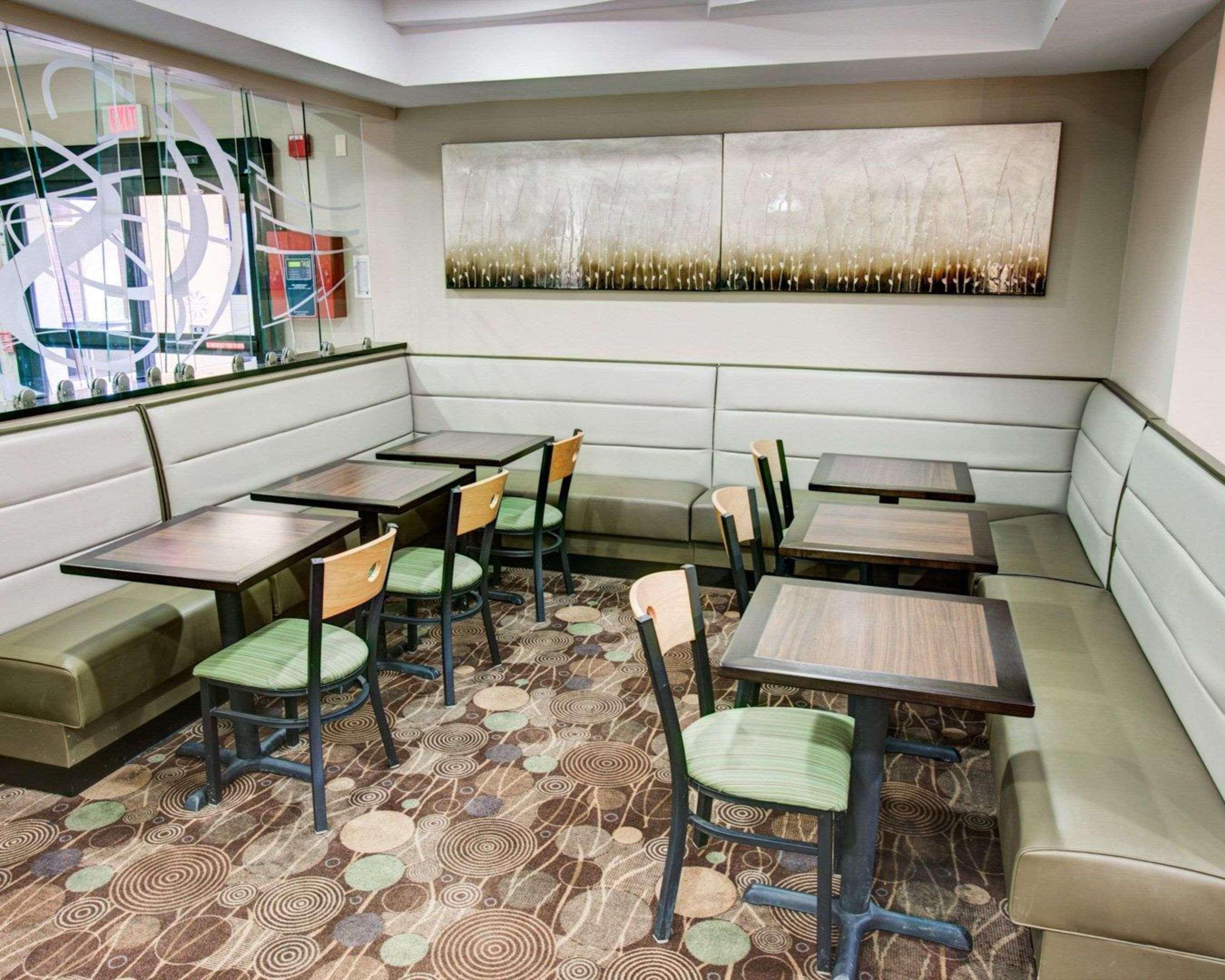 Comfort Suites Pittsburgh Airport Robinson Township Buitenkant foto