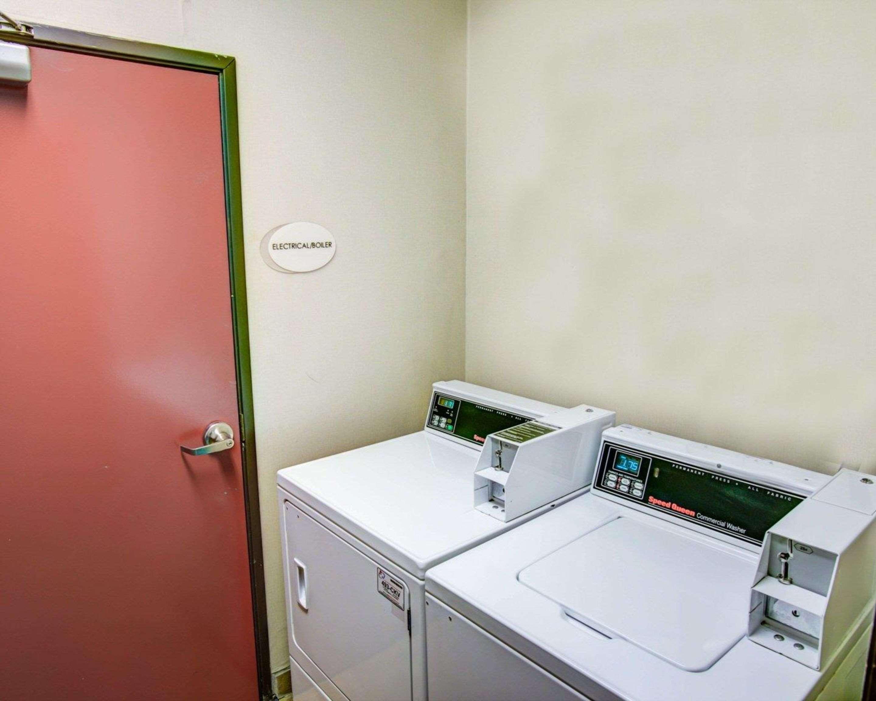 Comfort Suites Pittsburgh Airport Robinson Township Buitenkant foto