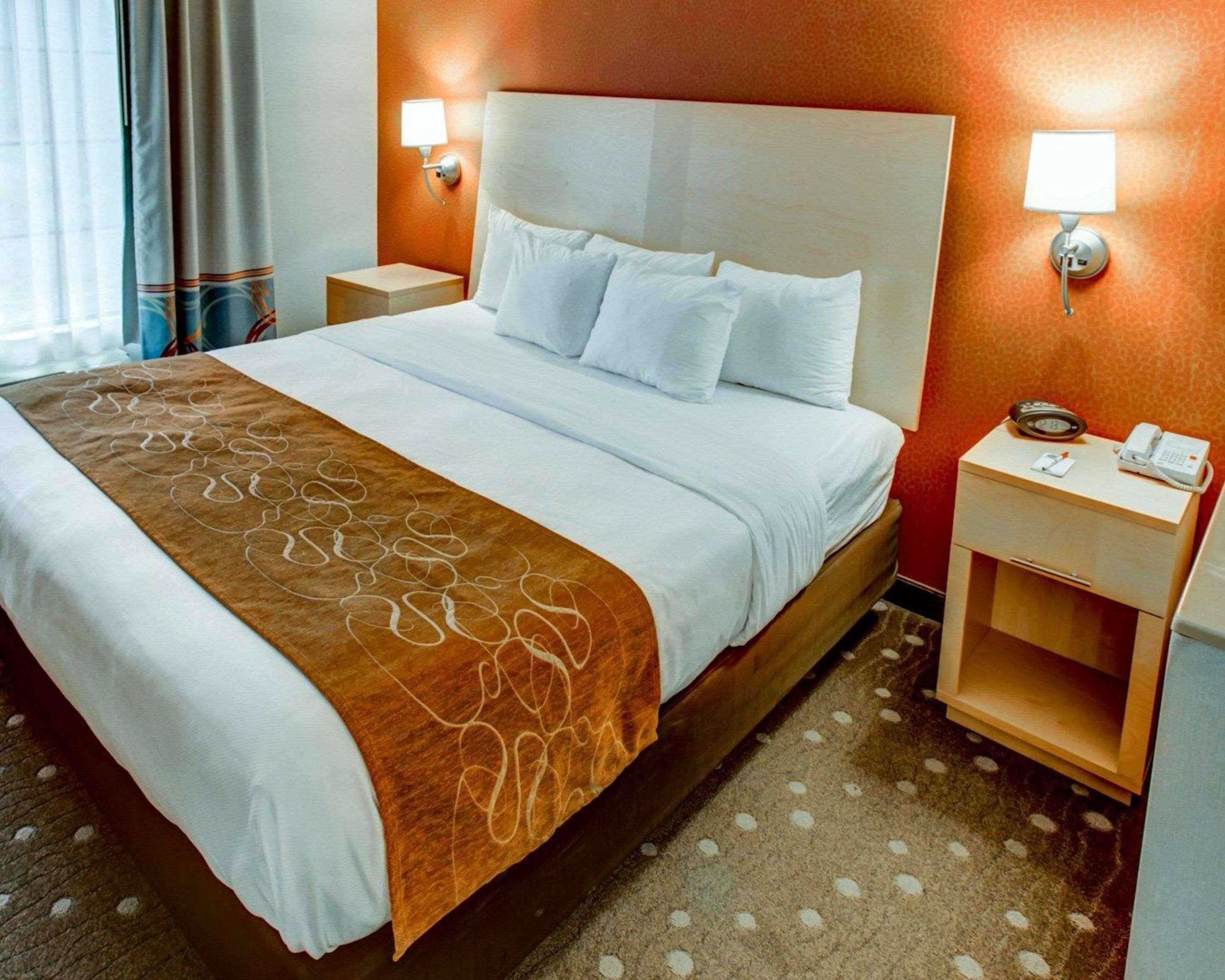 Comfort Suites Pittsburgh Airport Robinson Township Buitenkant foto