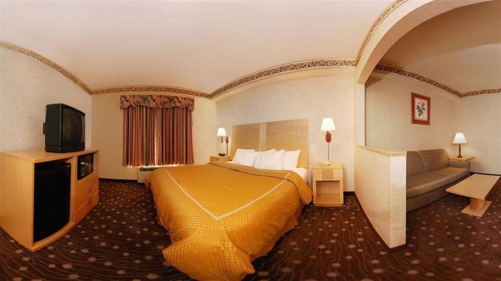 Comfort Suites Pittsburgh Airport Robinson Township Buitenkant foto